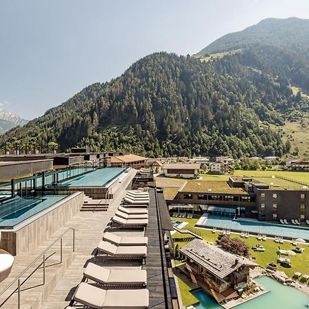 Alpine Luxury Spa Resort Schwarzenstein Lutago Eksteriør billede