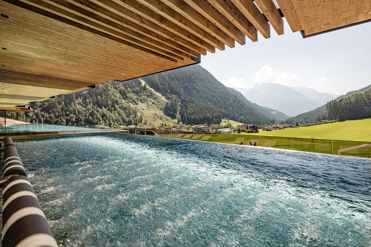Alpine Luxury Spa Resort Schwarzenstein Lutago Eksteriør billede